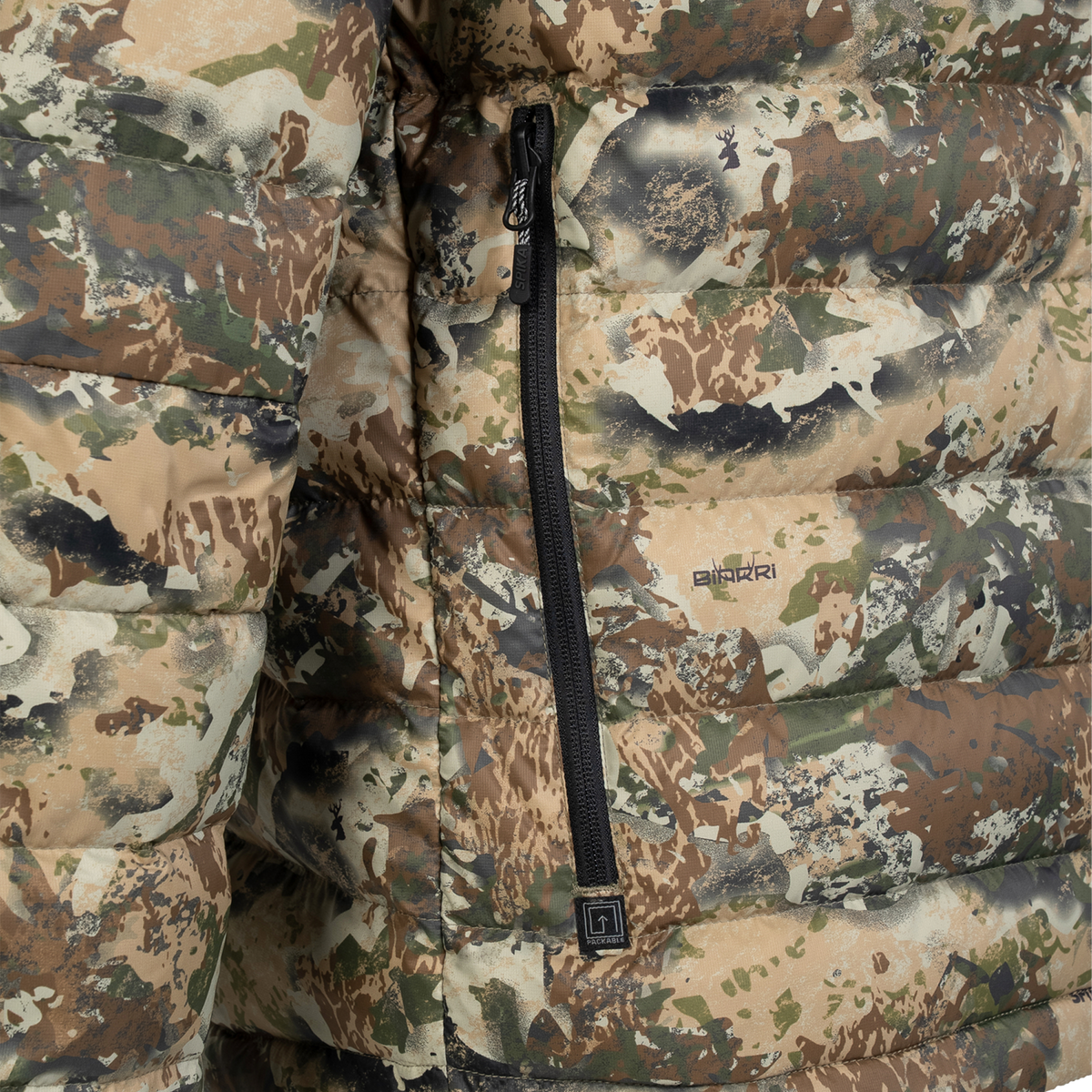 Spika Hideout men's puffer jacket in Biarri Camo, close-up of the zipped chest pocket