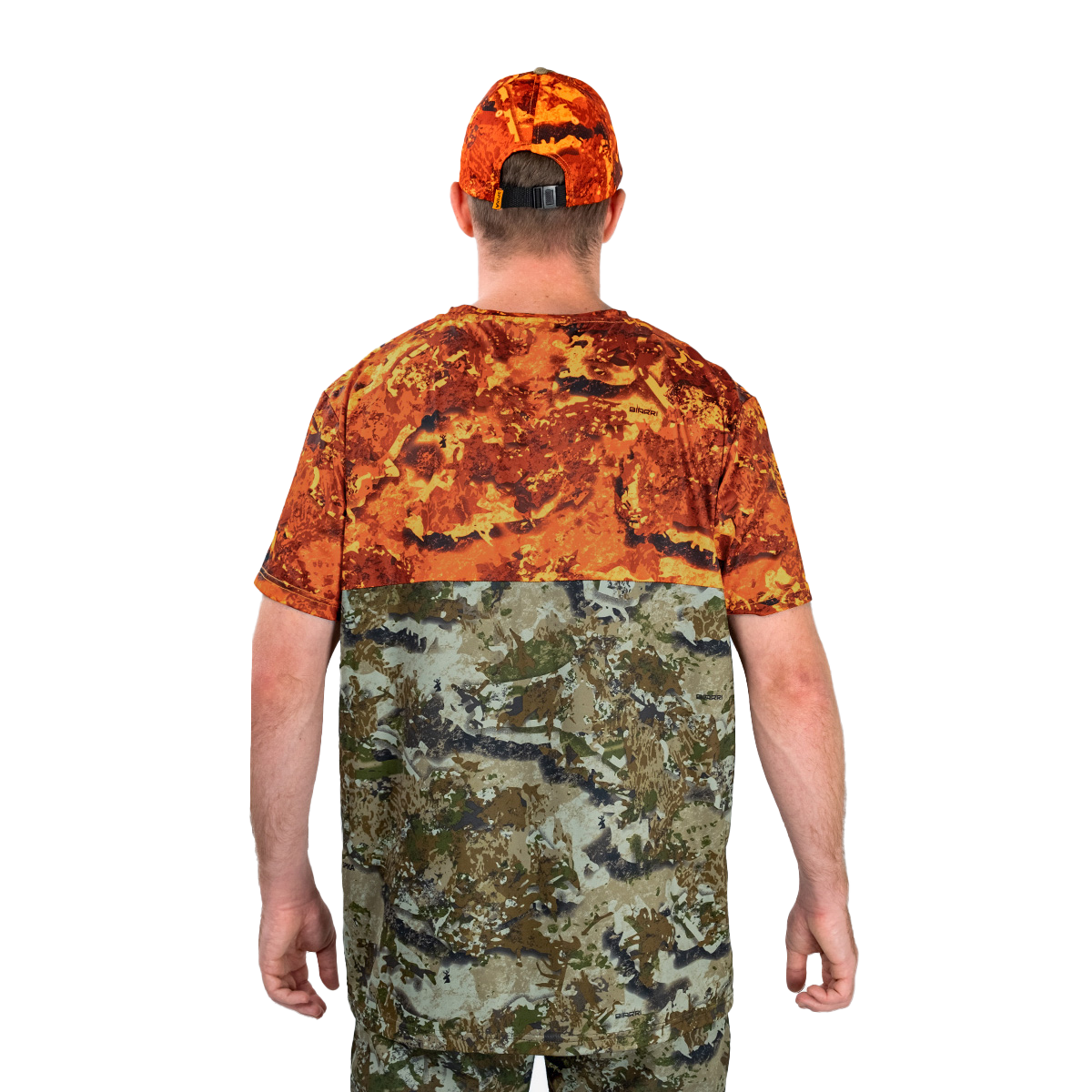 Man modelling the Spika Trail men's T-shirt in Biarri Blaze with a blaze cap, back view