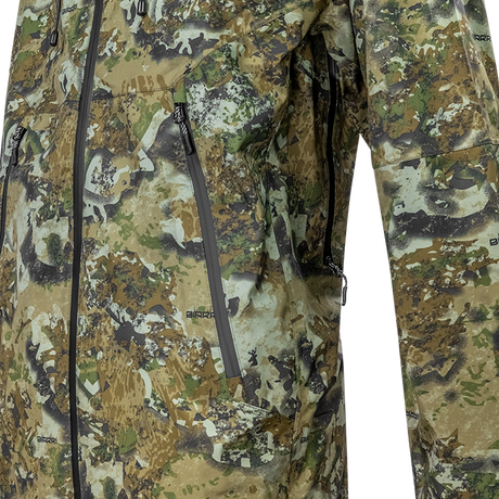 Spika Edge men's Biarri Camo jacket close-up of the waterproof front zip and chest pocket zips