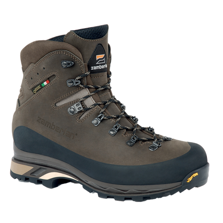 Zamberlan 960 Guide GTX RR WL men's hiking boot in dark brown, three-quarter front view