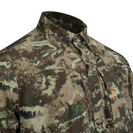 Spika Overlander men's hunting shirt in Biarri Camo, close-up of the collar and button placket