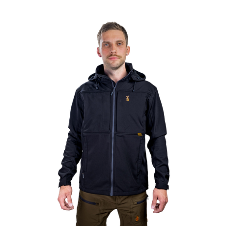 Man wearing the Spika GO men's softshell jacket in Black, front view zipped with hood down