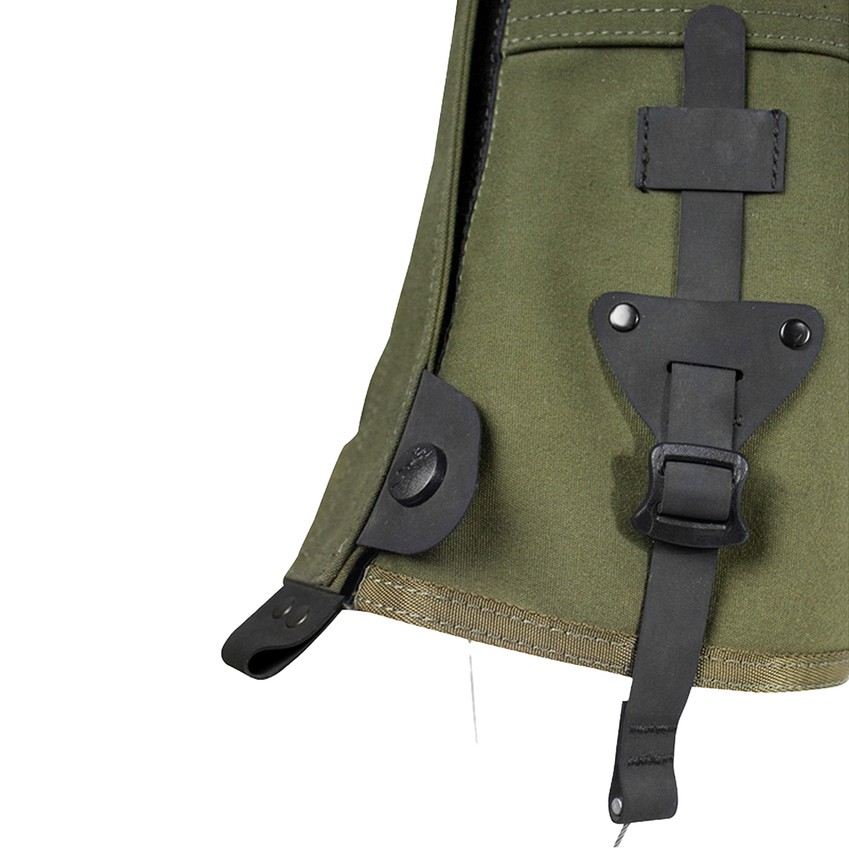 Spika Strike adult gaiter, close-up of the adjustable instep strap and buckle