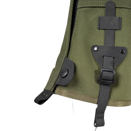 Spika Strike adult gaiter, close-up of the adjustable instep strap and buckle