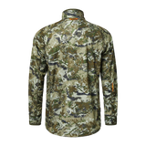 Spika Guide men's lightweight hunting top in Biarri Camo, back view with orange collar tab